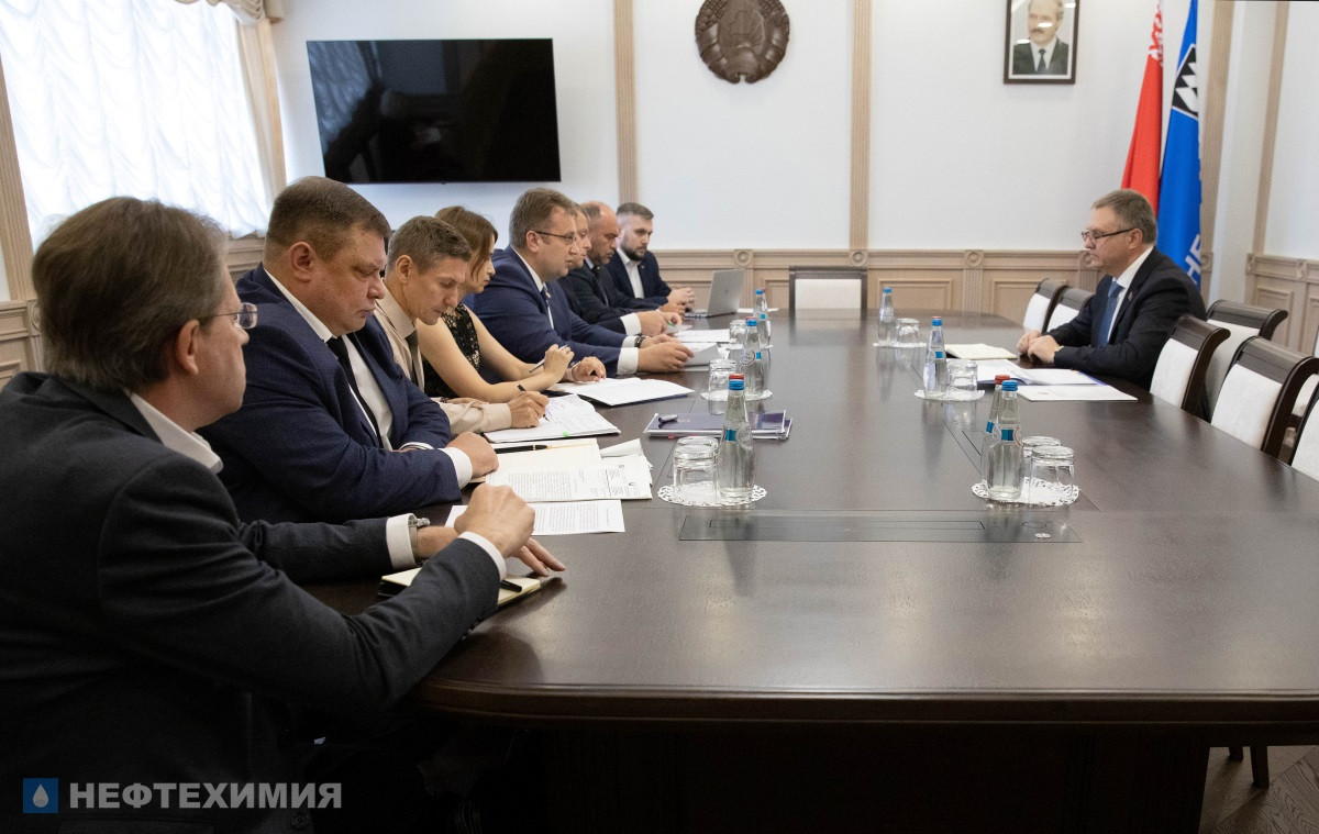 Рабочая встреча с послом Беларуси в Китае Александром Червяковым
