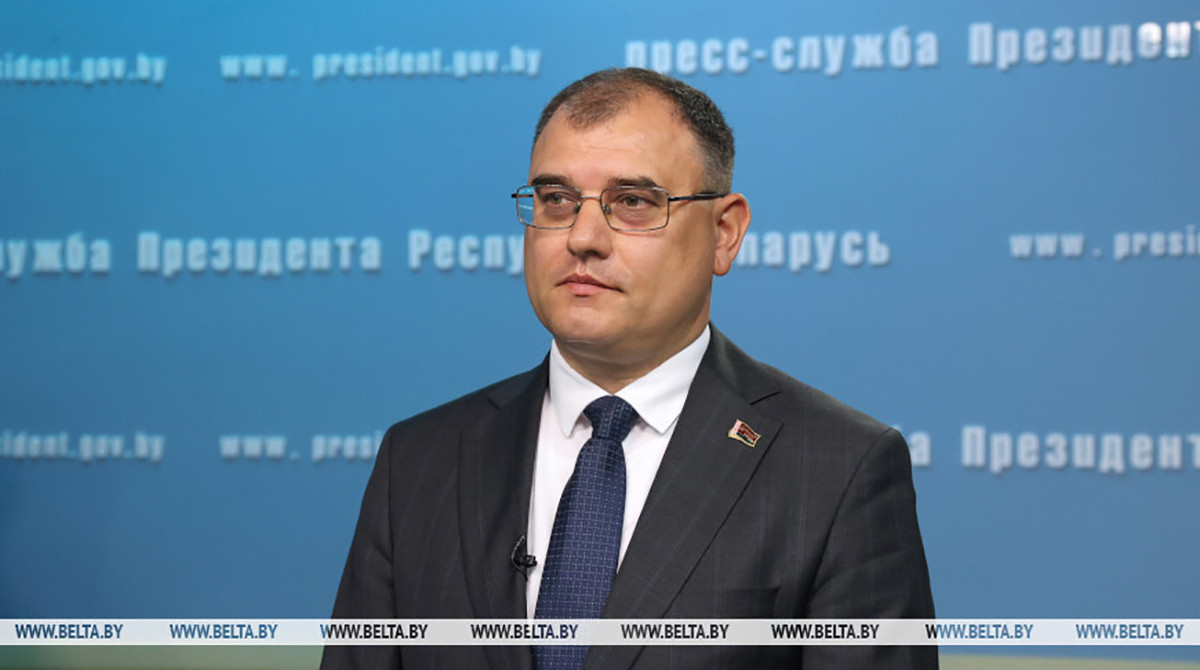 Заместитель Премьер-министра поздравляет с Днем химика